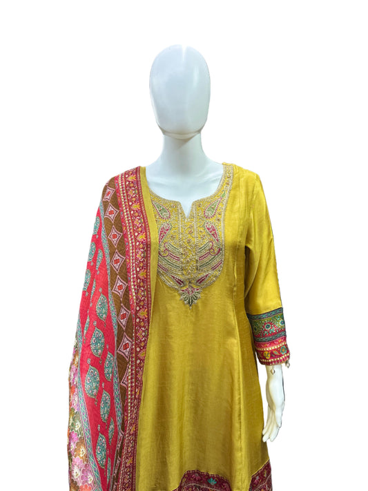 Exquisite Dola Silk 3-Piece Set in Rich Mustard