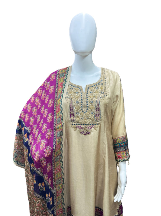 Elegant Dola Silk 3-Piece Set in Sophisticated Beige