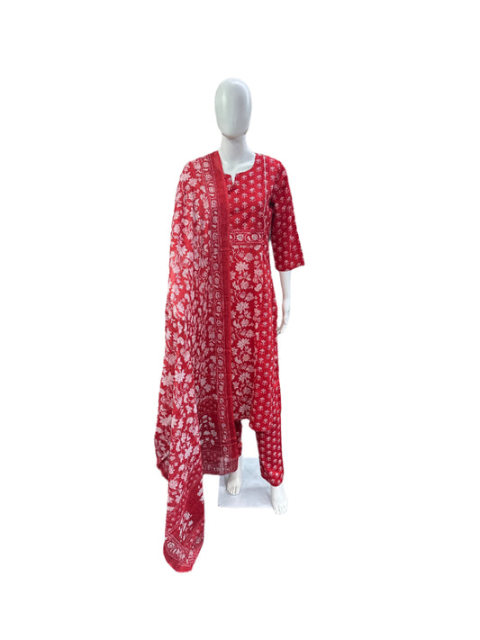 Breathable Cotton 3-Piece Ensemble - Romantic Floral Top with Panel Design &amp; Lightweight Mul Dupatta in Vibrant Red