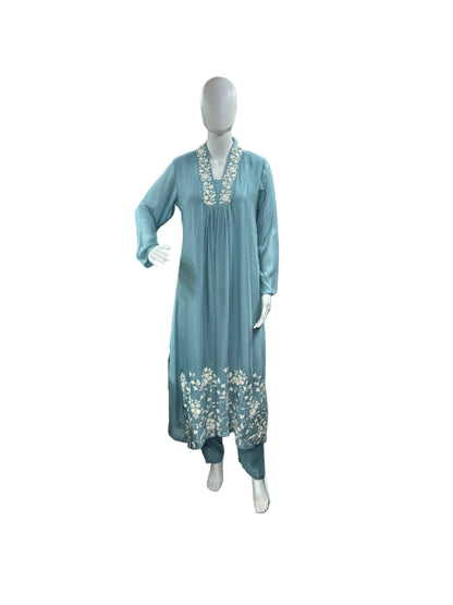 Luxurious Chinnon 3-Piece Set in Soft Baby Blue