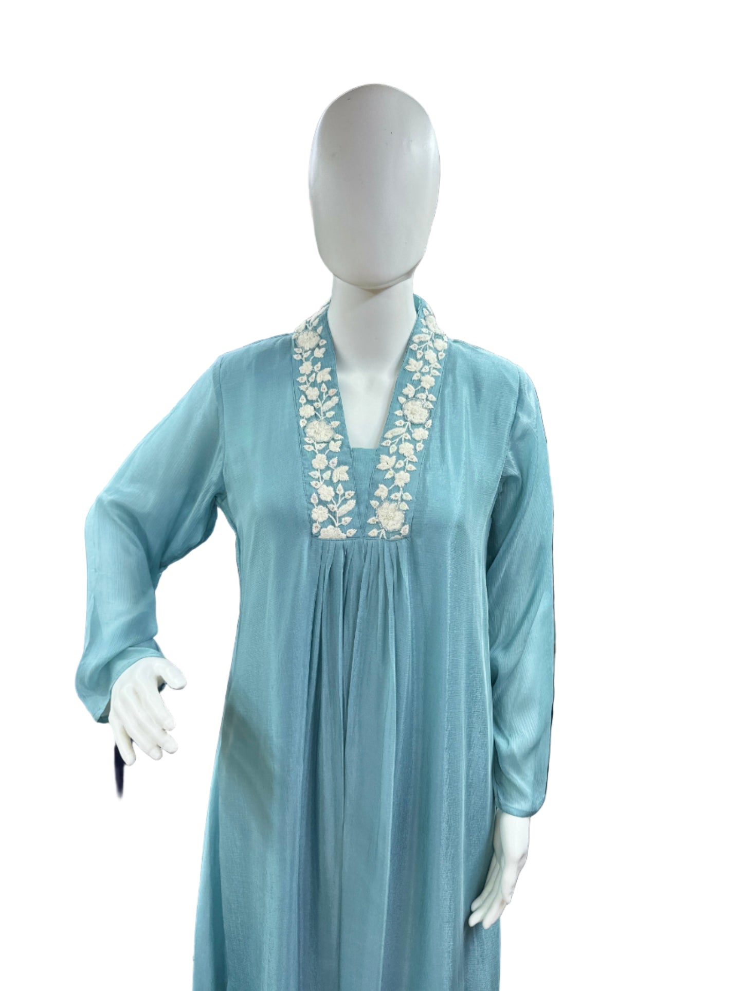 Luxurious Chinnon 3-Piece Set in Soft Baby Blue